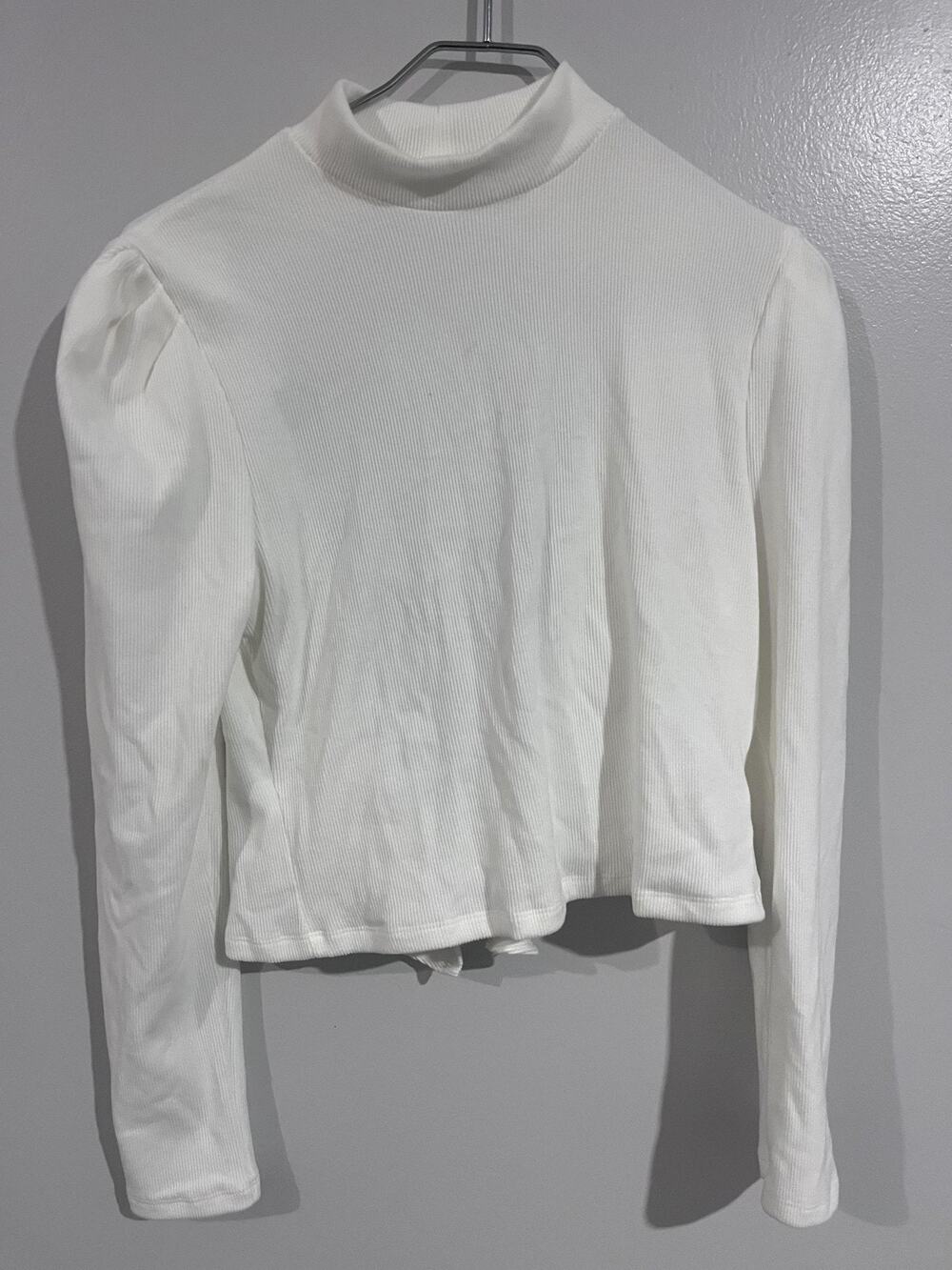 Mi Ami T-Shirt Womens L White Cropped Turtleneck Puff Sleeve Backless Tie